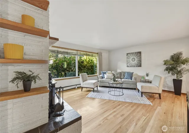 Photo 4 of Single family home for sale at 2010 Forest Hl Dr SE, Olympia, WA 98501 | MLS# NWM2562432 | Listing updated on 2026-09-23