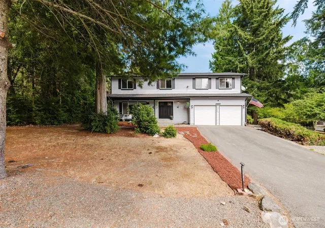Photo 3 of Sale Pending at 4550 Nw Shelley Dr, Silverdale, WA 98383 | MLS# NWM2562434 | Listing updated on 2026-09-25