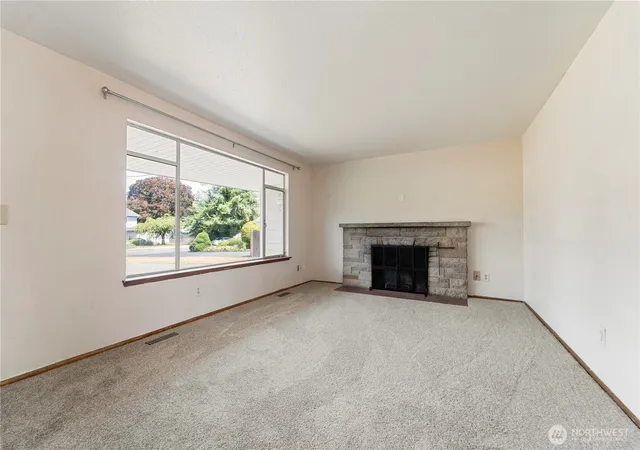 Photo 2 of Sale Pending at 9820 Washington Blvd Sw, Lakewood, WA 98498 | MLS# NWM2562450 | Listing updated on 2026-09-25