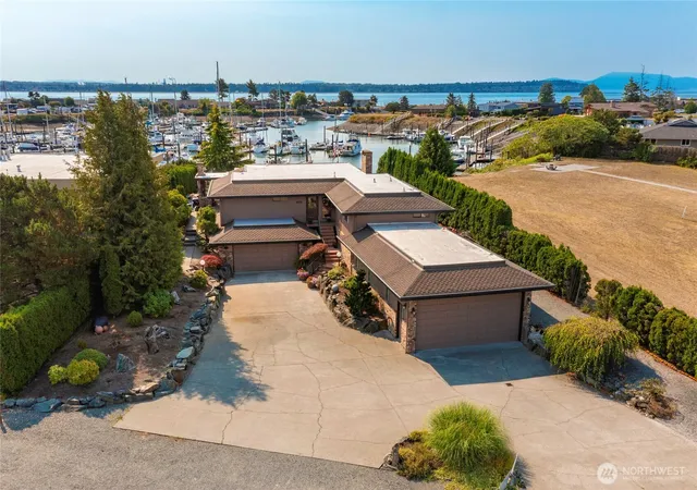 Photo 2 of Single family home for sale at 5575 Coquitlam Dr, Blaine, WA 98230 | MLS# NWM2562551 | Listing updated on 2026-09-23