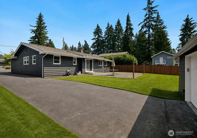 Photo 3 of Single family home for sale at 15441 SE 144th Place, Renton, WA 98059 | MLS# NWM2562619 | Listing updated on 2026-09-29