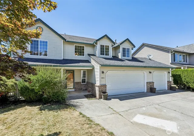Photo 3 of Single family home for sale at 1612 Se 187th Place, Vancouver, WA 98683 | MLS# NWM2562646 | Listing updated on 2026-09-30