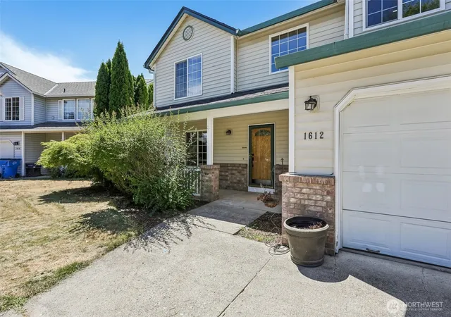 Photo 3 of Single family home for sale at 1612 SE 187th Place, Vancouver, WA 98683 | MLS# NWM2562646 | Listing updated on 2026-09-30