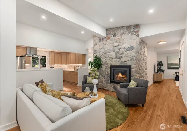 Photo 3 of Sale Pending at 4215 Is Crst Way, Mercer Island, WA 98040 | MLS# NWM2562650 | Listing updated on 2026-09-25