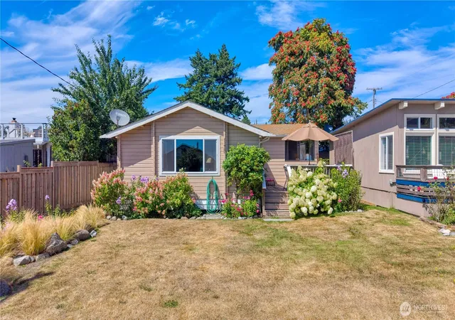 Photo 1 of Sale Pending at 1992 Holiday Ln, Point Roberts, WA 98281 | MLS# NWM2562664 | Listing updated on 2026-09-15