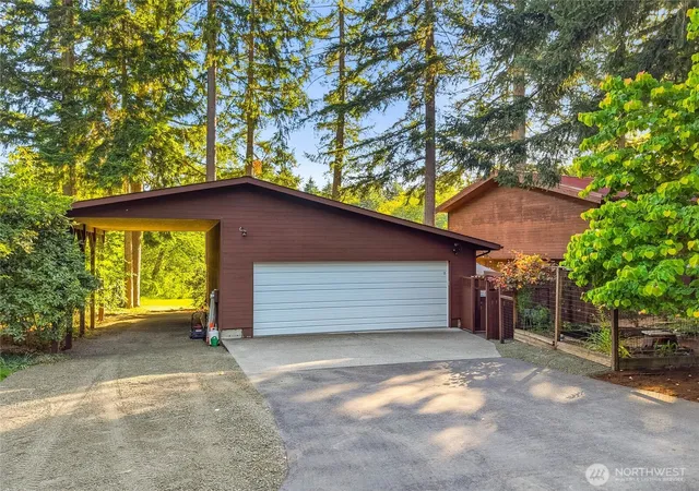 Photo 3 of Single family home for sale at 8024 Tanwax Dr Se, Olympia, WA 98513 | MLS# NWM2562790 | Listing updated on 2026-10-01
