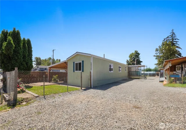 Photo 3 of Manufactured home for sale at 15920 81st Avenue E, Puyallup, WA 98375 | MLS# NWM2562806 | Listing updated on 2026-09-30