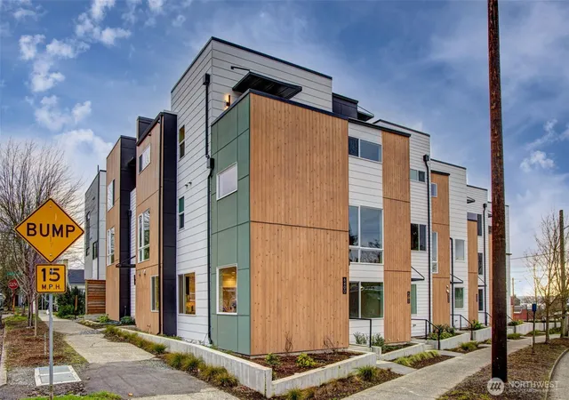 Photo 3 of Townhouse for sale at 6400 Fauntleroy Way Sw, Seattle, WA 98136 | MLS# NWM2562821 | Listing updated on 2026-09-30
