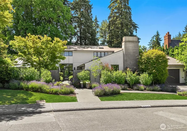 Photo 1 of Mansion for sale at 2017 Parkside Dr E, Seattle, WA 98112 | MLS# NWM2562846 | Listing updated on 2026-09-30