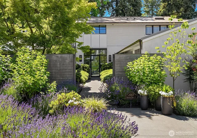Photo 2 of Mansion for sale at 2017 Parkside Dr E, Seattle, WA 98112 | MLS# NWM2562846 | Listing updated on 2026-09-30