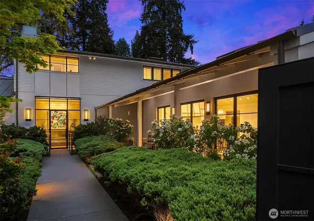 Photo 3 of Single family home for sale at 2017 Parkside Dr E, Seattle, WA 98112 | MLS# NWM2562846 | Listing updated on 2026-09-30