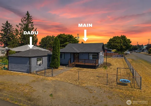 Photo 2 of Single family home for sale at 2106 Madison St, Shelton, WA 98584 | MLS# NWM2562933 | Listing updated on 2026-09-24