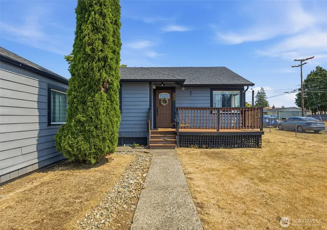 Photo 1 of Single family home for sale at 2106 Madison St, Shelton, WA 98584 | MLS# NWM2562933 | Listing updated on 2026-09-24