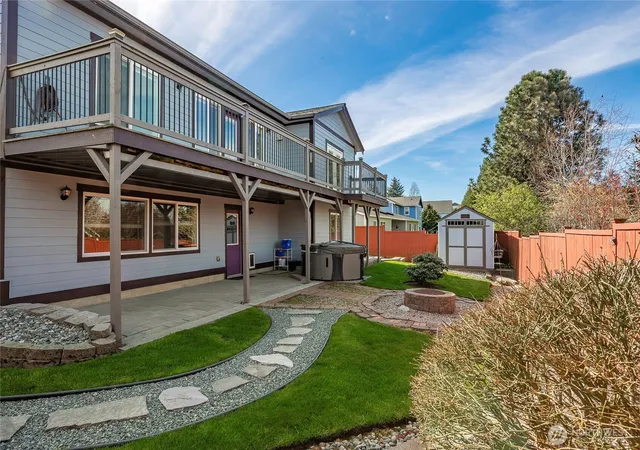 Photo 2 of Sale Pending at 4410 Glasgow Way, Anacortes, WA 98221 | MLS# NWM2562946 | Listing updated on 2026-09-28