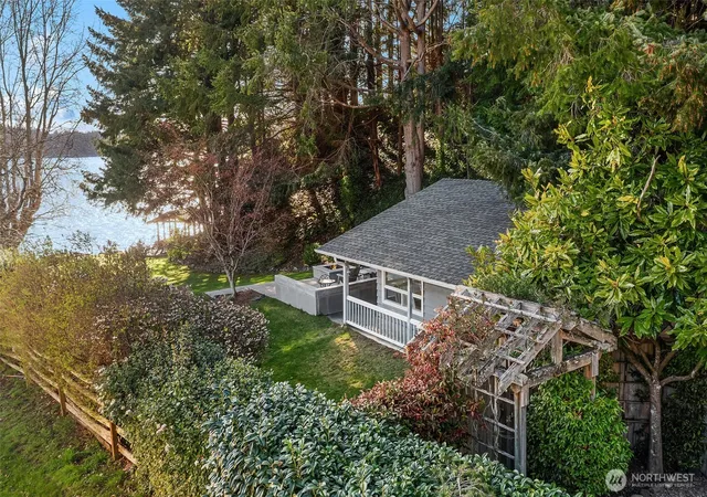 Photo 3 of Single family home for sale at 6602 Cromwell Beach Dr Nw, Gig Harbor, WA 98335 | MLS# NWM2562973 | Listing updated on 2026-09-25