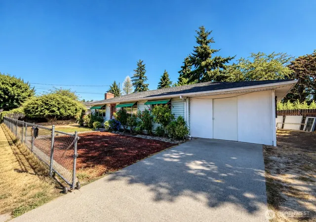 Photo 3 of Single family home for sale at 10246 Renton Ave S, Seattle, WA 98178 | MLS# NWM2563036 | Listing updated on 2026-09-23