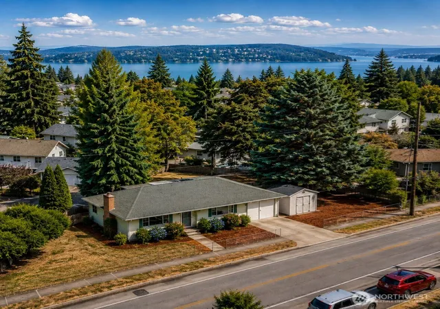 Photo 4 of Single family home for sale at 10246 Renton Ave S, Seattle, WA 98178 | MLS# NWM2563036 | Listing updated on 2026-09-23