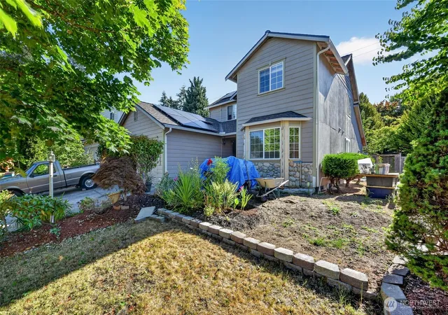Photo 2 of Single family home for sale at 2002 Kyle St Se, Olympia, WA 98501 | MLS# NWM2563148 | Listing updated on 2026-10-01