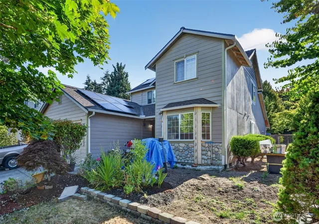 Photo 3 of Single family home for sale at 2002 Kyle St Se, Olympia, WA 98501 | MLS# NWM2563148 | Listing updated on 2026-10-01