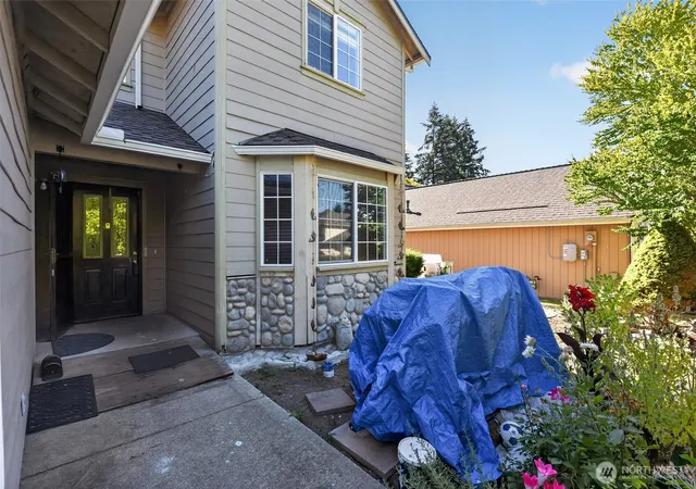 Photo 3 of Single family home for sale at 2002 Kyle St SE, Olympia, WA 98501 | MLS# NWM2563148 | Listing updated on 2026-10-01