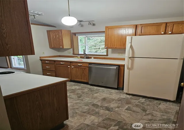 Photo 3 of Single family home for sale at 2306 Orchard St S, Fircrest, WA 98466 | MLS# NWM2563287 | Listing updated on 2026-09-30
