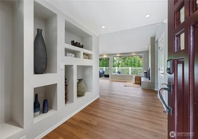 Photo 3 of Sale Pending at 9726 SE 40th Street, Mercer Island, WA 98040 | MLS# NWM2563382 | Listing updated on 2026-09-22