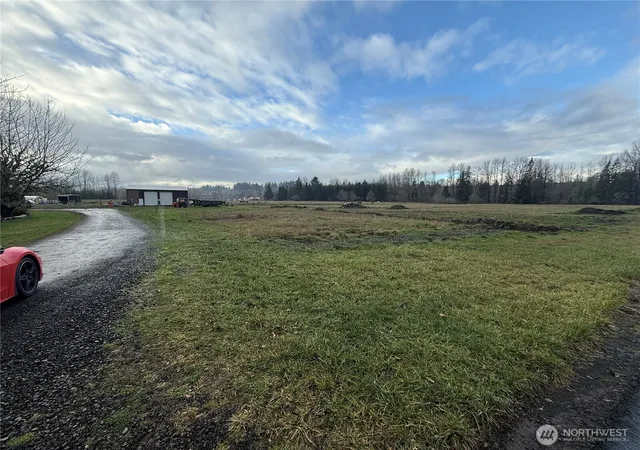 Photo 3 of Sale Pending at 237 Collins Rd, Toledo, WA 98591 | MLS# NWM2563393 | Listing updated on 2026-09-29