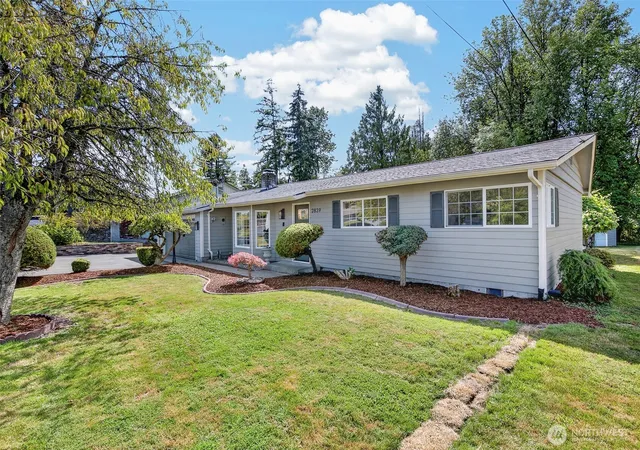 Photo 1 of Sale Pending at 2839 Parkview Dr, Longview, WA 98632 | MLS# NWM2563416 | Listing updated on 2026-09-25