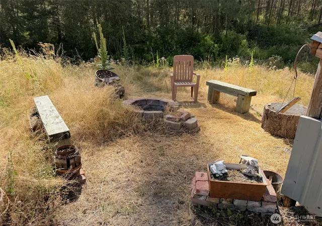 Photo 3 of Sale Pending at 2 Miles/creston Rd E, Creston, WA 99117 | MLS# NWM2563497 | Listing updated on 2026-09-25