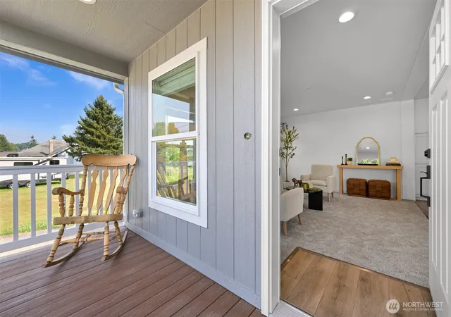 Photo 2 of Manufactured home for sale at 211 Harrison St, Sumas, WA 98295 | MLS# NWM2563678 | Listing updated on 2026-09-24
