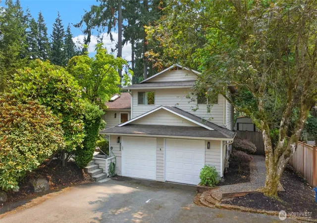 Photo 2 of Single family home for sale at 402 170th Place Sw, Bothell, WA 98012 | MLS# NWM2563747 | Listing updated on 2026-09-23