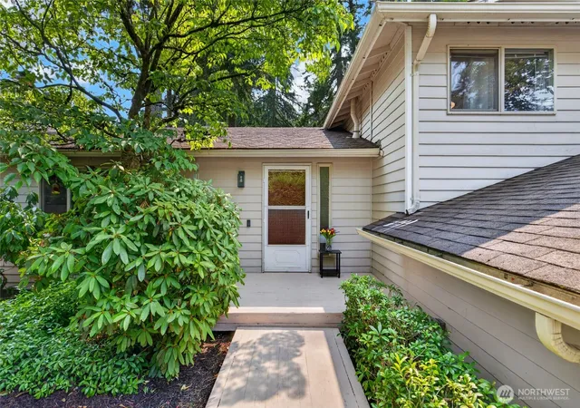 Photo 3 of Single family home for sale at 402 170th Place Sw, Bothell, WA 98012 | MLS# NWM2563747 | Listing updated on 2026-09-23