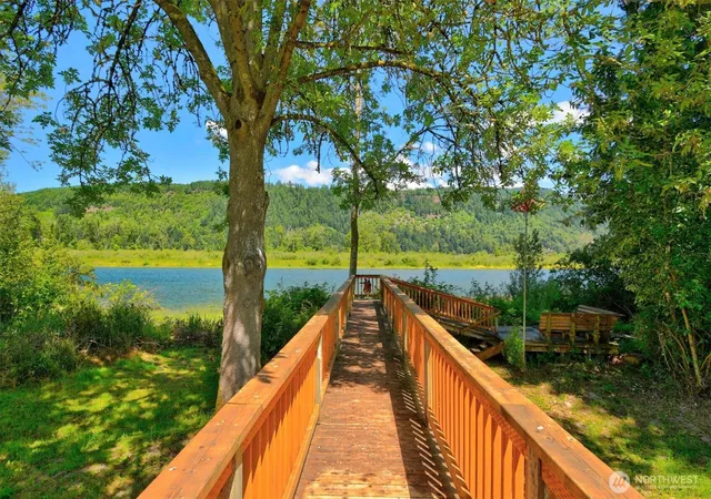 Photo 3 of Single family home for sale at 347 E Birnie Slough Rd, Cathlamet, WA 98612 | MLS# NWM2563770 | Listing updated on 2026-09-23