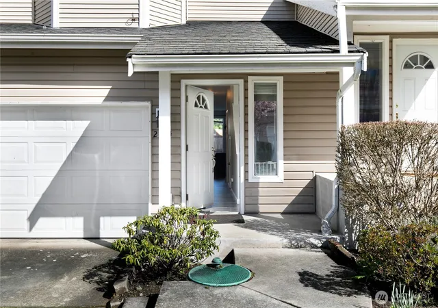 Photo 2 of Townhouse for sale at 2754 Comet St, Milton, WA 98354 | MLS# NWM2563801 | Listing updated on 2026-09-28