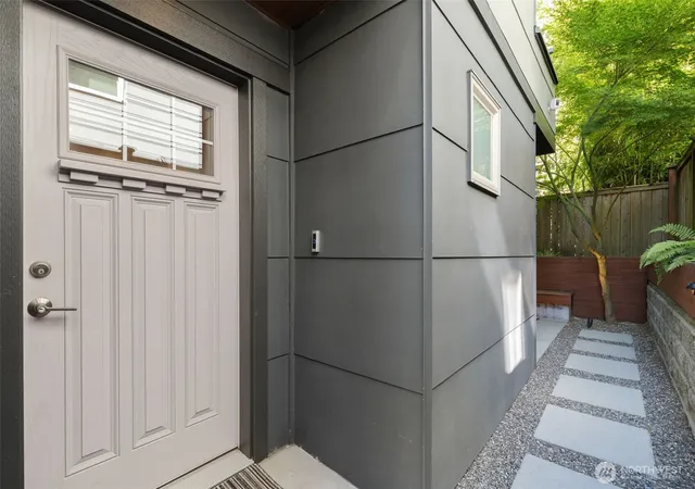 Photo 4 of Townhouse for sale at 4507 Linden Ave N #A, Seattle, WA 98103 | MLS# NWM2563854 | Listing updated on 2026-09-28