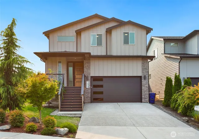 Photo 1 of Single family home for sale at 1035 51st Place Sw, Everett, WA 98203 | MLS# NWM2563934 | Listing updated on 2026-09-23