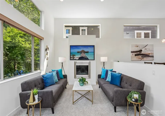 Photo 2 of Single family home for sale at 1018 Ne 103rd Street, Seattle, WA 98125 | MLS# NWM2564100 | Listing updated on 2026-09-29