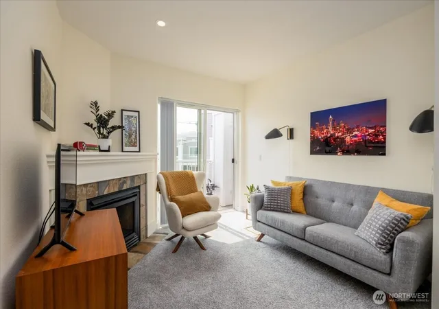 Photo 3 of Condo for sale at 1545 Northwest 57th #613, Seattle, WA 98107 | MLS# NWM2564113 | Listing updated on 2026-10-01