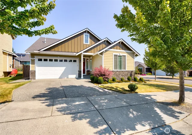 Photo 1 of Sale Pending at 1758 Hillcrest Loop, Mount Vernon, WA 98274 | MLS# NWM2564153 | Listing updated on 2026-09-30