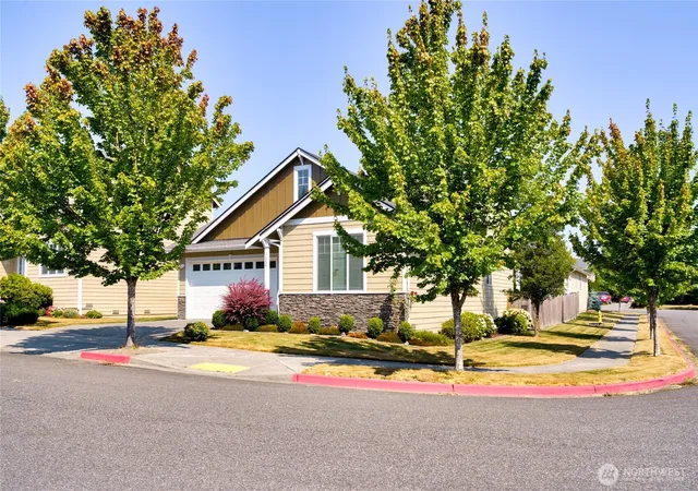 Photo 2 of Sale Pending at 1758 Hillcrest Loop, Mount Vernon, WA 98274 | MLS# NWM2564153 | Listing updated on 2026-09-30