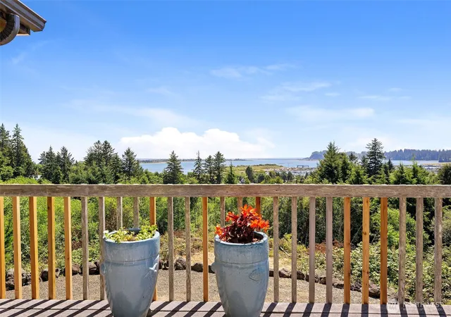 Photo 4 of Single family home for sale at 508 Mary Ann, Ilwaco, WA 98624 | MLS# NWM2564222 | Listing updated on 2026-09-23