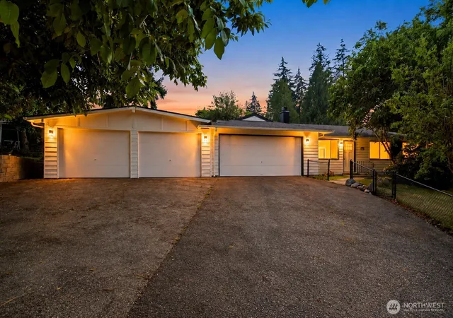 Photo 1 of Single family home for sale at 853 S 306th Street, Federal Way, WA 98003 | MLS# NWM2564360 | Listing updated on 2026-09-30