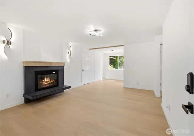 Photo 4 of Single family home for sale at 853 S 306th Street, Federal Way, WA 98003 | MLS# NWM2564360 | Listing updated on 2026-09-30