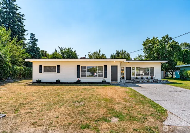 Single family home for sale at 20820 W Jordan Rd, Burlington, WA 98233 | MLS# NWM2564382