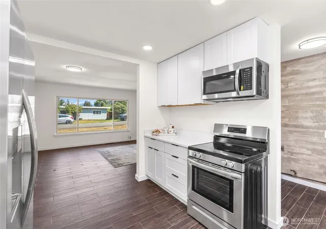 Photo 3 of Contingent at 20820 W Jordan Rd, Burlington, WA 98233 | MLS# NWM2564382 | Listing updated on 2026-09-25