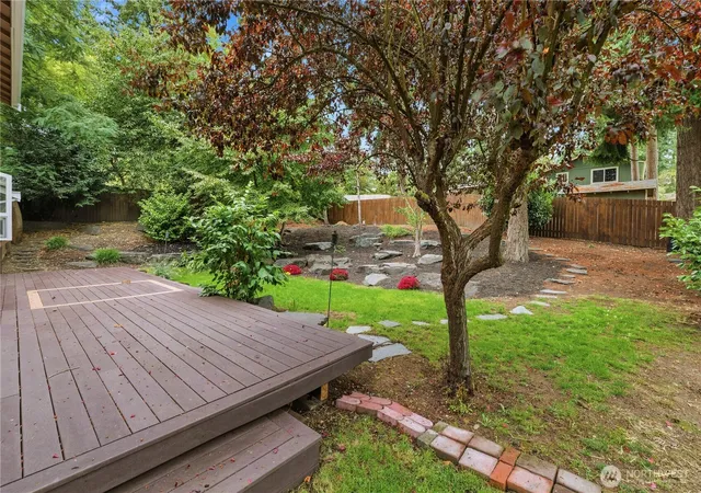 Photo 3 of Single family home for sale at 528 Seahawk St SE, Lacey, WA 98503 | MLS# NWM2564403 | Listing updated on 2026-10-02
