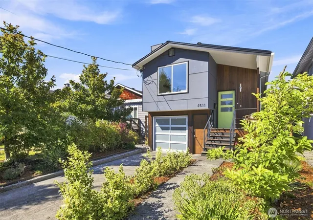 Photo 2 of Sale Pending at 4511 Cascadia Ave S, Seattle, WA 98118 | MLS# NWM2564434 | Listing updated on 2026-09-25