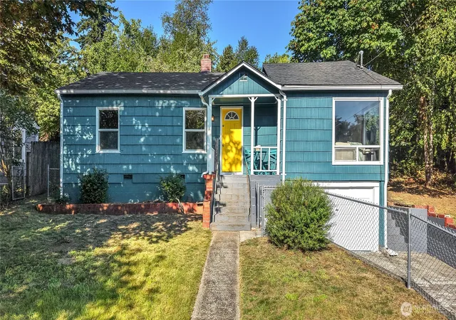 Photo 1 of Sale Pending at 1527 Bloomington Ave, Bremerton, WA 98312 | MLS# NWM2564482 | Listing updated on 2026-09-28