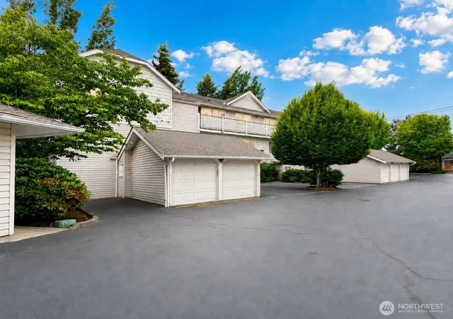 Photo 4 of Condo for sale at 12431 4th Avenue W #8202, Everett, WA 98204 | MLS# NWM2564496 | Listing updated on 2026-09-27