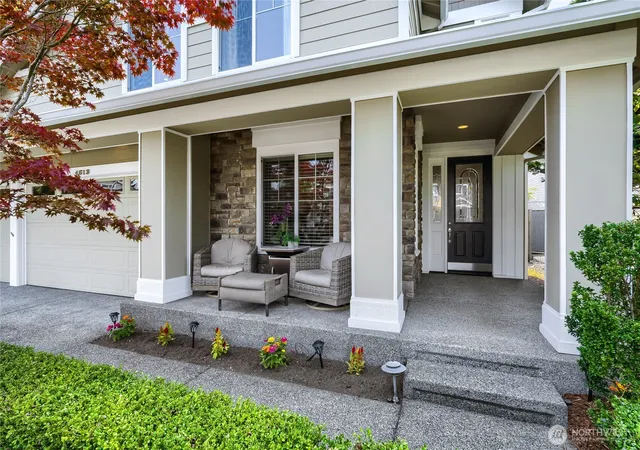 Photo 2 of Single family home for sale at 4613 Ne 2nd Street, Renton, WA 98059 | MLS# NWM2564552 | Listing updated on 2026-09-23